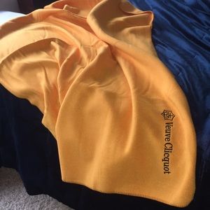 Vueve Clicquot Brand Fleece Throw blanket